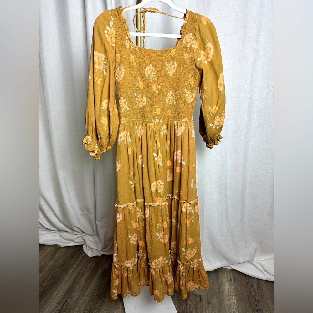 Ivy City Co Madeline Dress in Celeste Floral *PERFECT THANKSGIVING DRESS* - Picture 2 of 11
